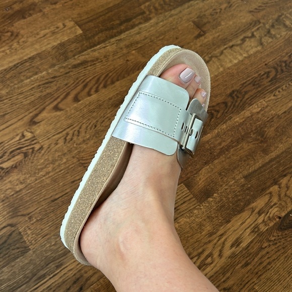 Mephisto silver leather Mabel sandals, size 39 (US 8.5) - Picture 8 of 9